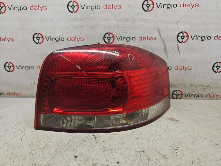 Audi A3/S3 8P (2004 - 2008)  8P0945258 Задний фонарь в кузове