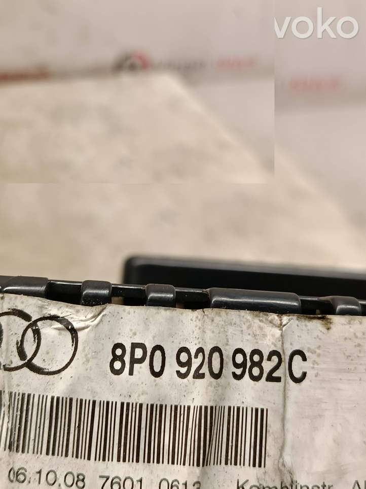 Audi A3/S3 8P (2008 - 2013)  8P0920982C Спидометр (приборный щиток)