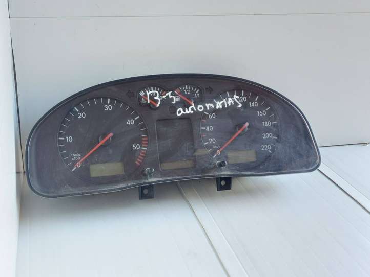 Volkswagen PASSAT B5 (1997 - 2000)  3B1919880D Спидометр (приборный щиток)