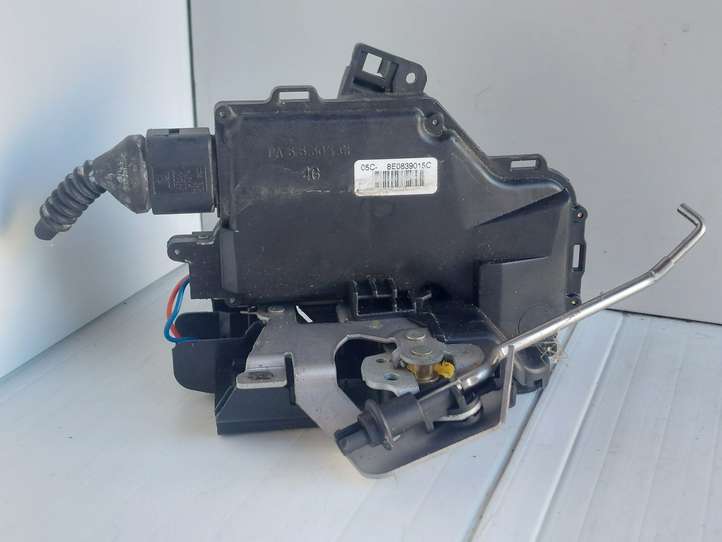 Audi A4 (2000 - 2006)  8E0839015C Замок задней двери
