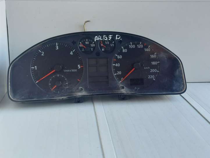 Audi A4 (1999 - 2001)   Спидометр (приборный щиток)