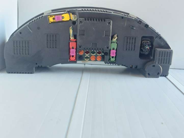 Audi A8 (2007 - 2010)  4D0919033F Спидометр (приборный щиток)
