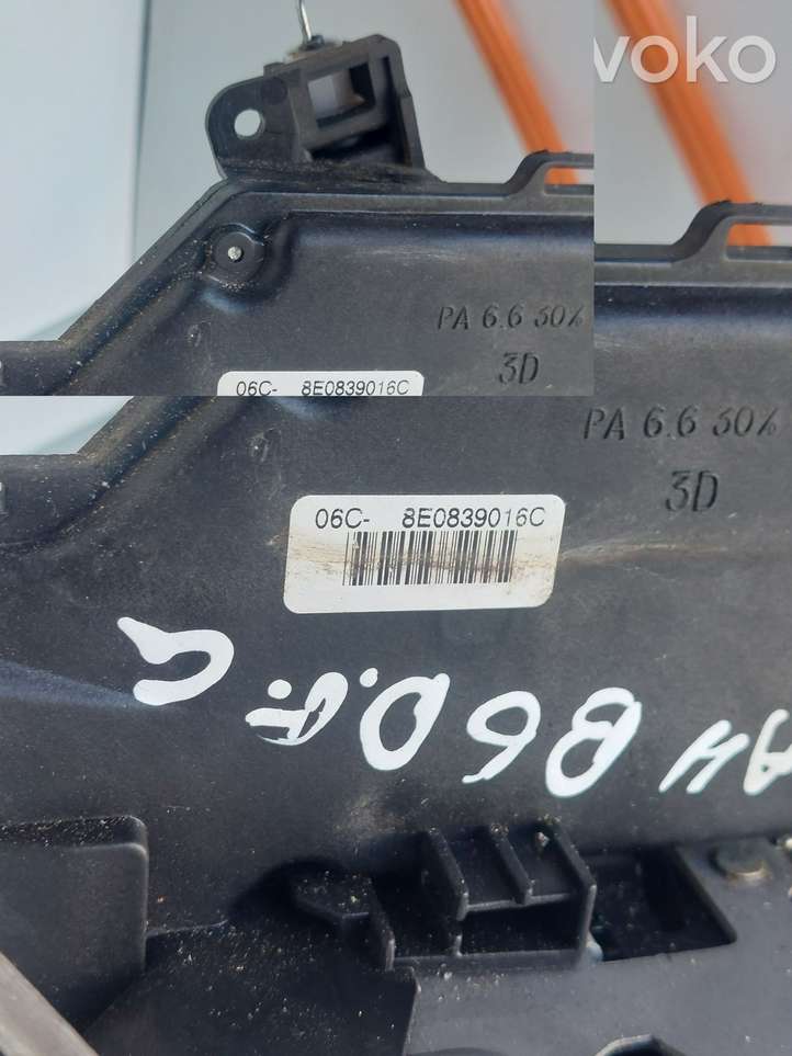 Audi A4 (2000 - 2006)  8E0839016C Замок задней двери