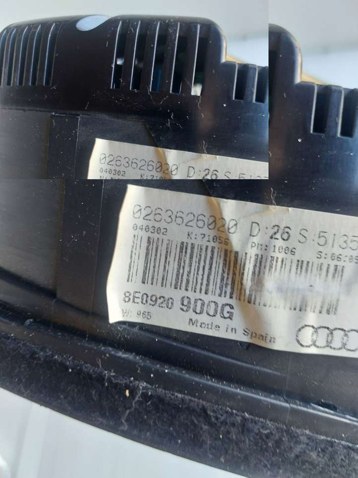 Audi A4 (2000 - 2006)  8E0920900G Спидометр (приборный щиток)