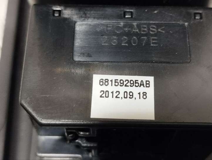 Dodge Ram (2008 - )  1WP34DX9AA Разъем AUX
