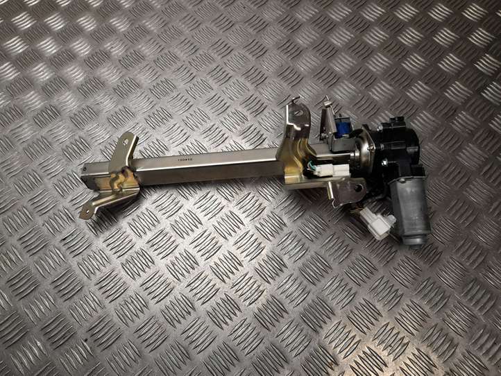 Subaru Forester SJ (2013 - 2018)  8301001090 Притягиватель задней крышки
