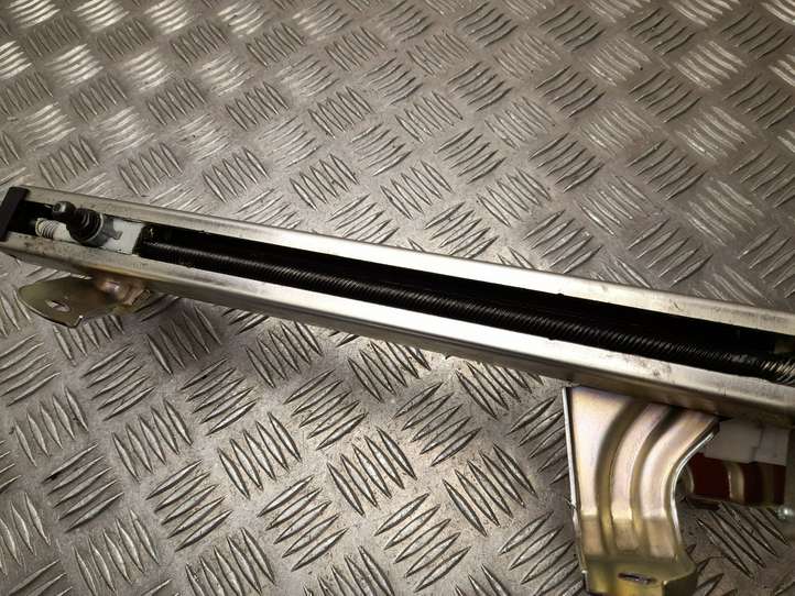 Subaru Forester SJ (2013 - 2018)  8301001090 Притягиватель задней крышки