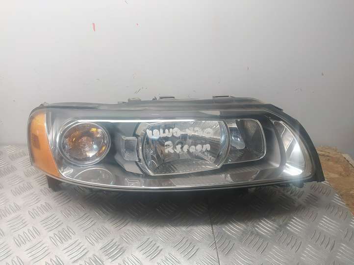 Volvo V70 (2000 - 2004)  89900282 Передняя фара