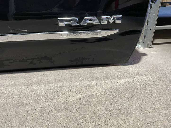 Dodge Ram (2018 - )   Дверь