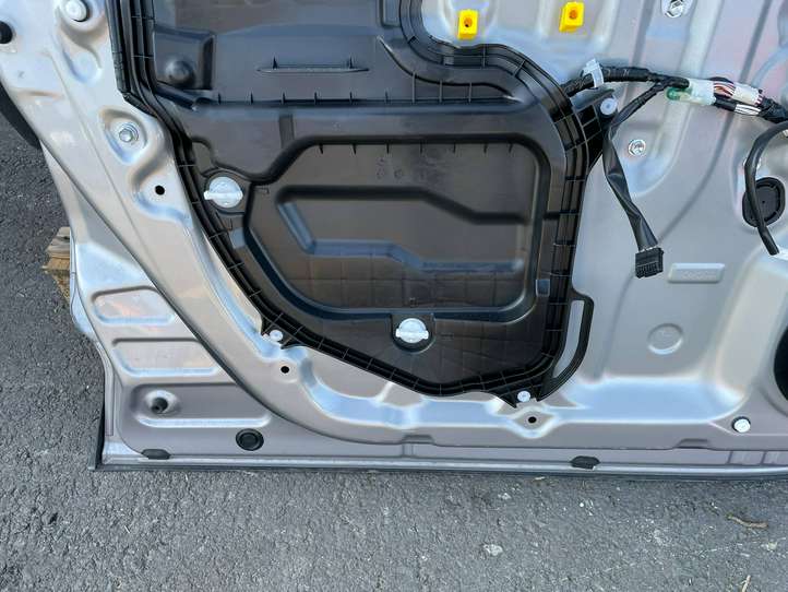 Toyota C-HR (2016 - 2022)   Дверь