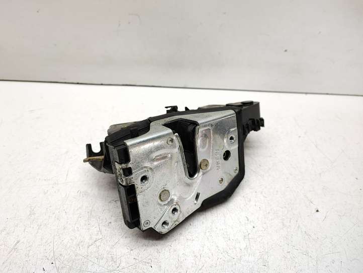 BMW 3 E46 (1998 - 2005)  6196034 Замок задней двери