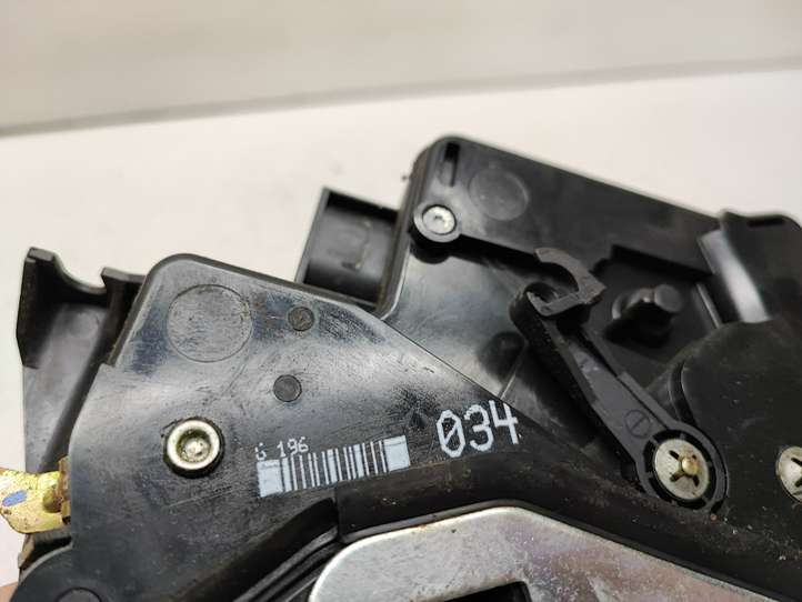 BMW 3 E46 (1998 - 2005)  6196034 Замок задней двери
