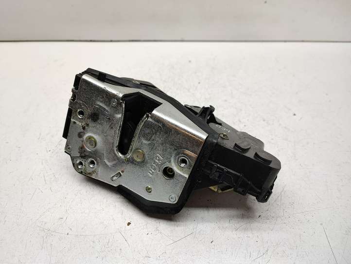 BMW 3 E46 (1998 - 2005)  6196034 Замок задней двери