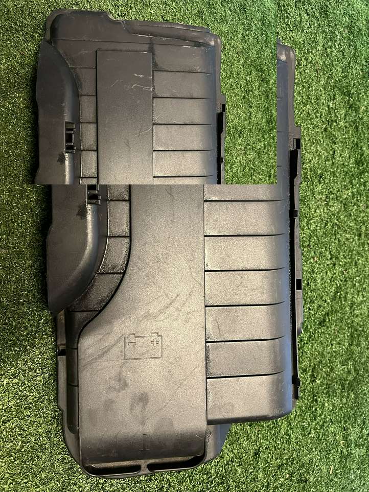 Mercedes-Benz CLA  C117,X117,W117 (2013 - 2019)  A2465411005 Крышка ящика аккумулятора
