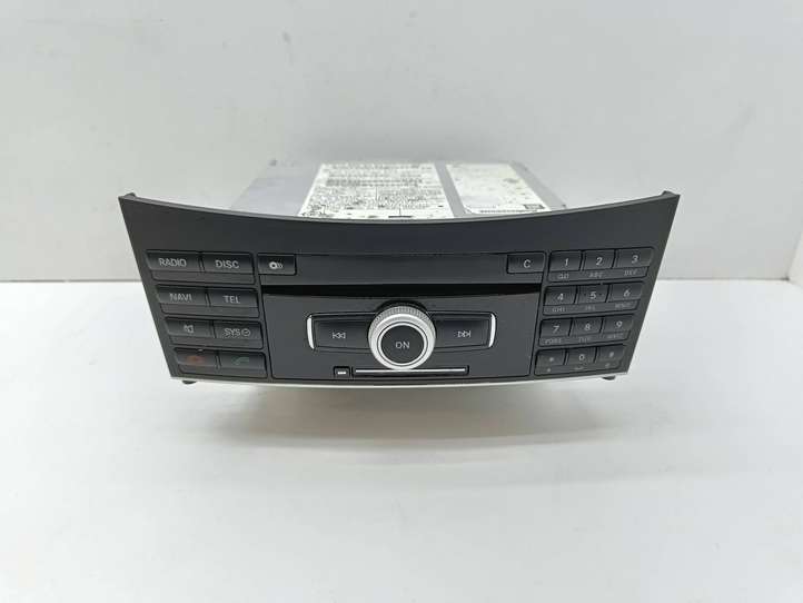 Mercedes-Benz E W212 (2009 - 2016)  A2129008404 Радио/ проигрыватель CD/DVD / навигация