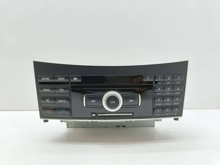 Mercedes-Benz E W212 (2009 - 2016)  A2129008404 Радио/ проигрыватель CD/DVD / навигация