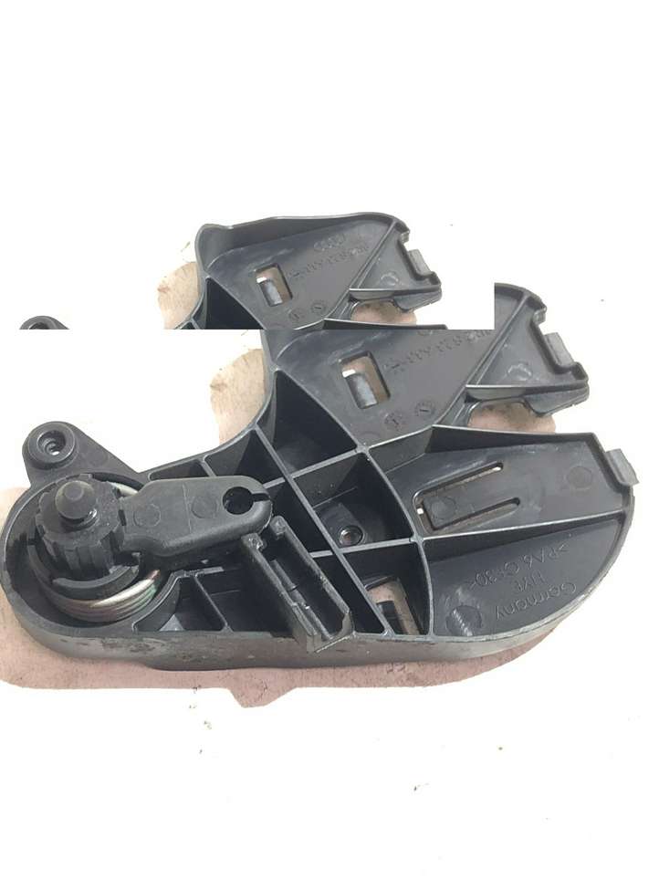 Audi Q5 (2008 - 2012)  8R2823633a Ручка капота
