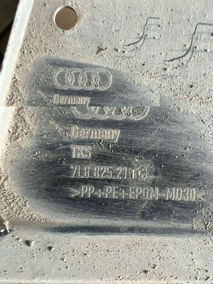 Audi Q7 (2005 - 2009)  7L8825211 Боковая нижняя защита