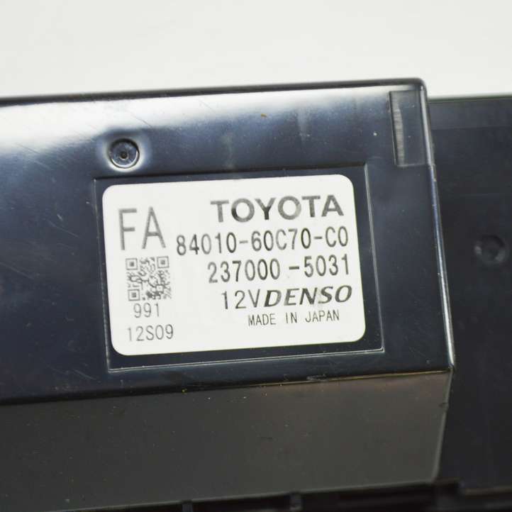 Toyota Land Cruiser (J150) (2009 - )  8401060C70C0 Управление климат контролем