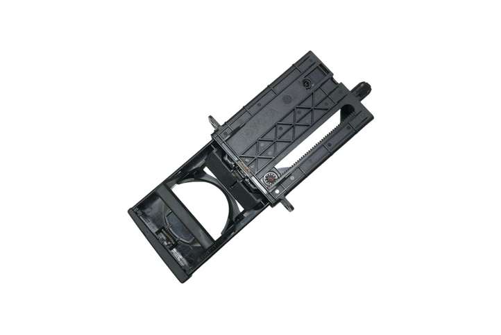 Toyota Avensis T250 (2006 - 2009)  MT3509 Передний держатель чашки