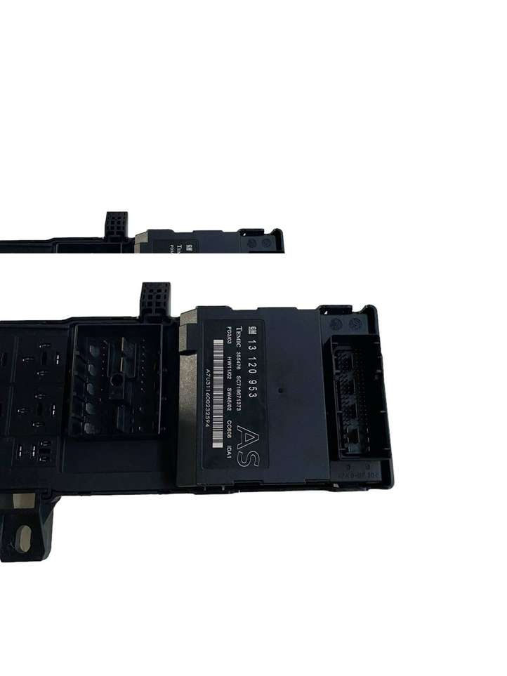 Opel Signum (2002 - 2008)  13120953 Ящик предохранителей (комплект)