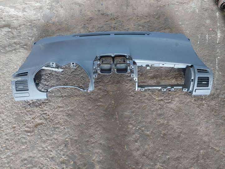 Toyota Auris 150 (2006 - 2012)  55302420100 Панель
