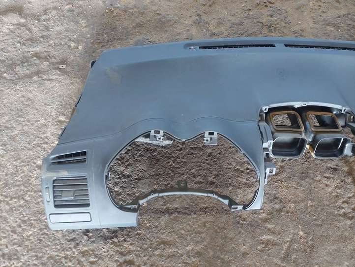 Toyota Auris 150 (2006 - 2012)  55302420100 Панель