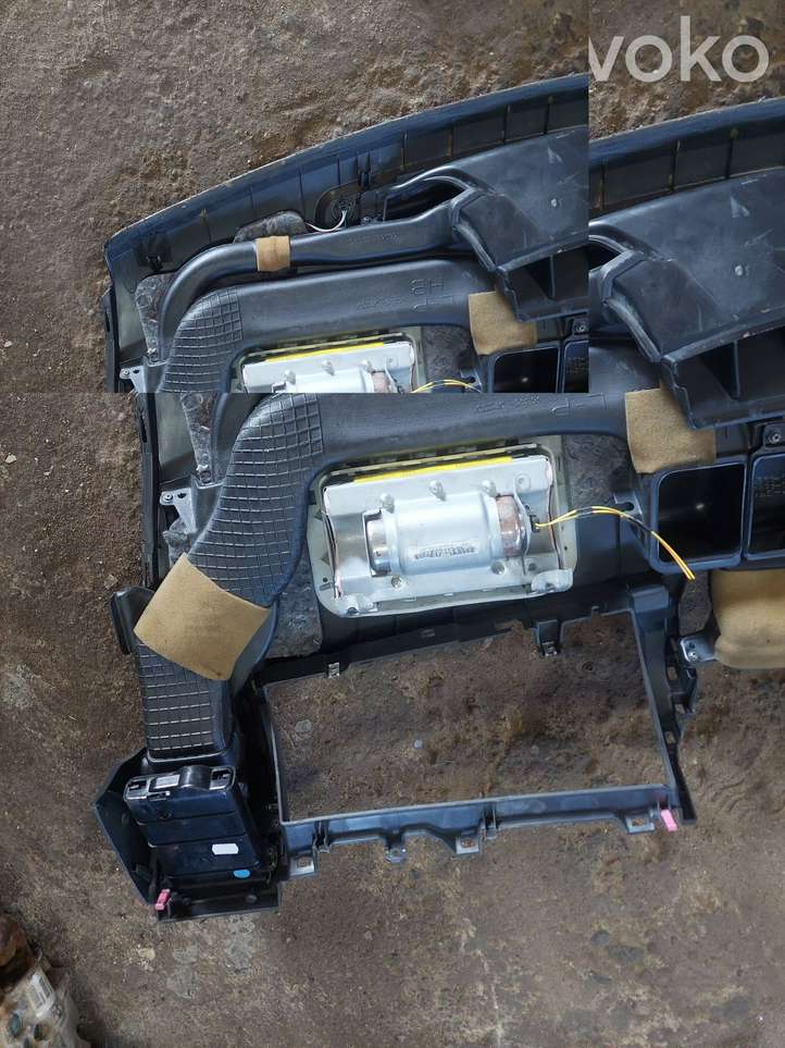 Toyota Auris 150 (2006 - 2012)  55302420100 Панель