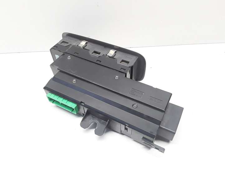 Volvo V70 (2000 - 2004)  9452939 Кнопка стеклоподъемников