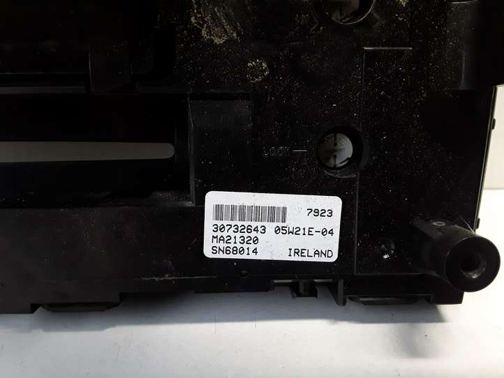 Volvo XC90 (2002 - 2006)  30752237 Радио/ проигрыватель CD/DVD / навигация