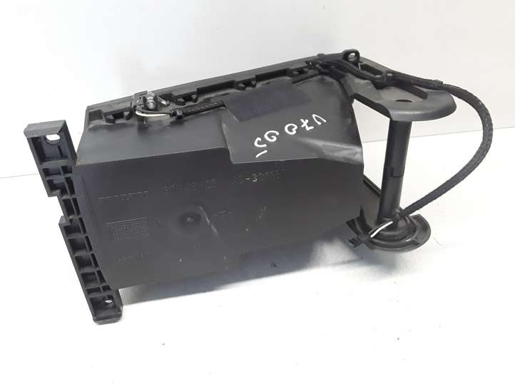 Volvo S60 (2004 - 2010)  30643625 Передний держатель чашки