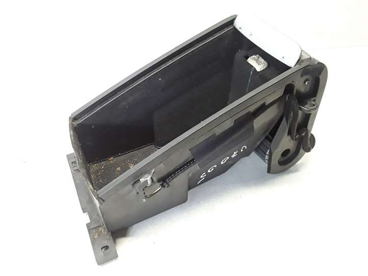 Volvo S60 (2004 - 2010)  30643625 Передний держатель чашки
