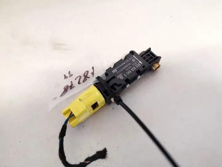 Audi A4 (2004 - 2009)  8e0959643b Датчик удара надувных подушек