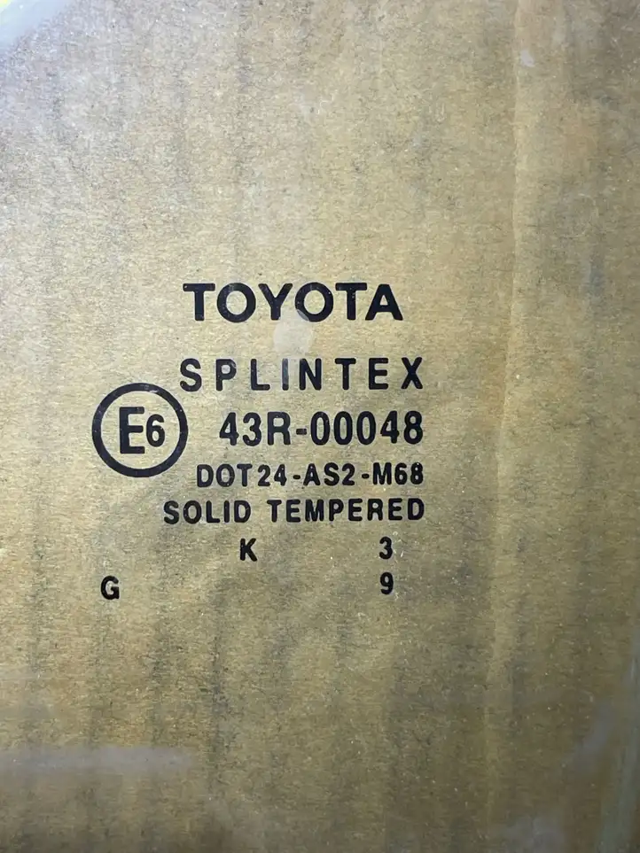 Toyota Avensis T220 (2000 - 2003) Стекло задней двери — фото 2