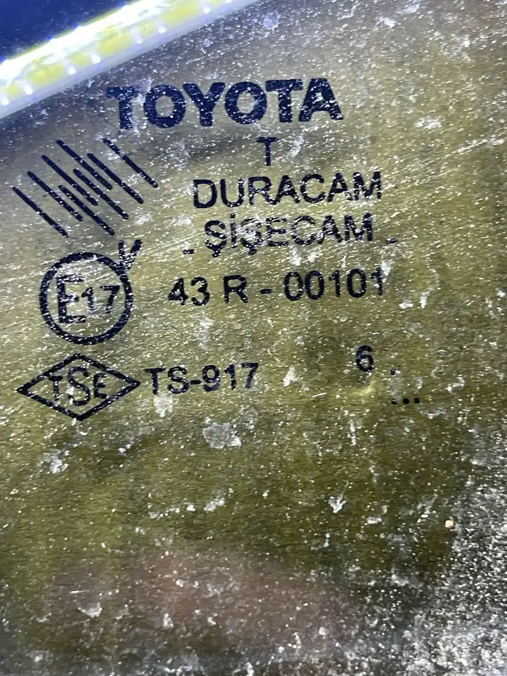 Toyota Corolla Verso AR10 (2004 - 2009) Стекло задней двери — фото 2