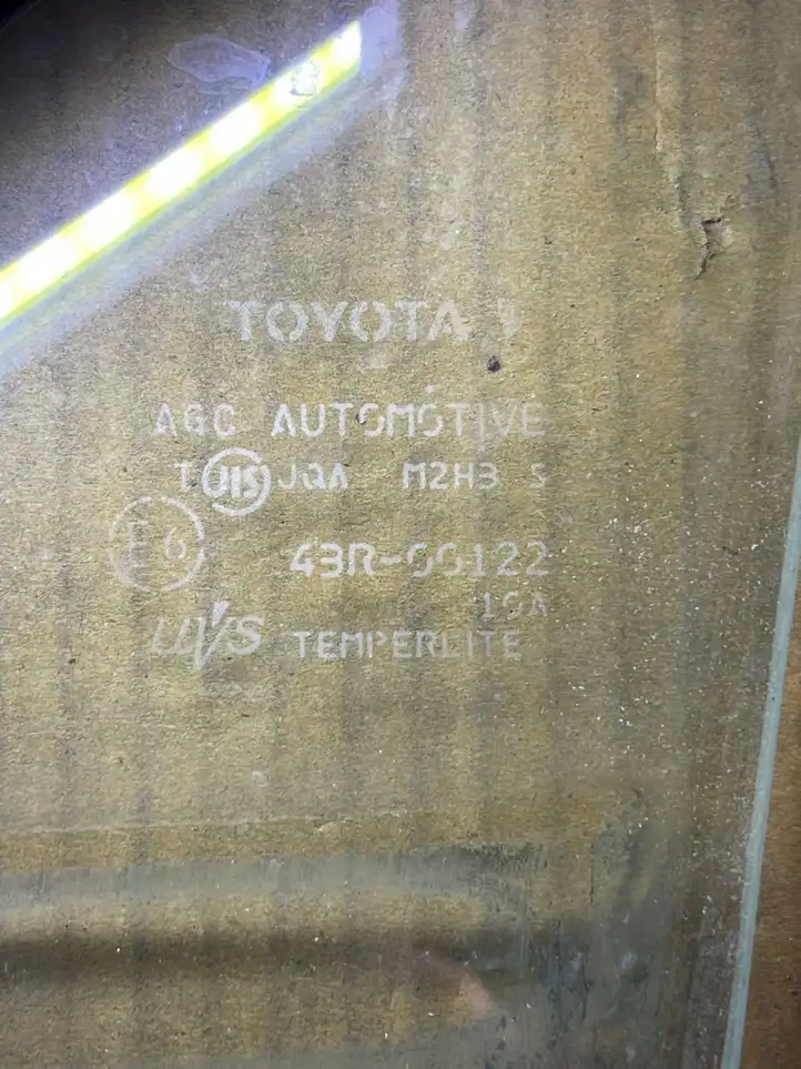 Toyota Auris 150 (2006 - 2012) Стекло задней двери — фото 2