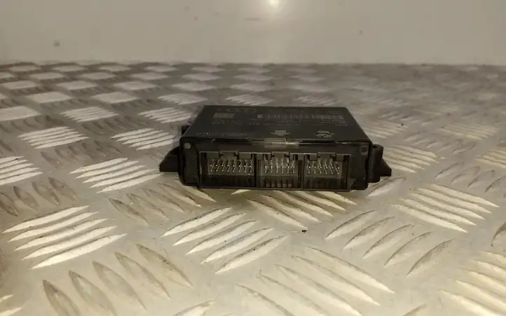 Audi A4 (2007 - 2011)  8K0919475R Блок управления парковки
