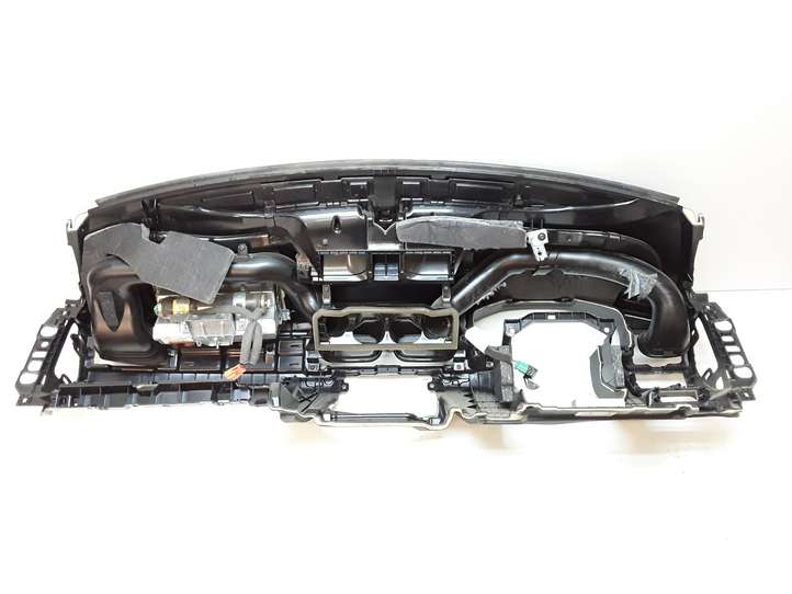 Volvo V70 (2007 - 2013)   Панель