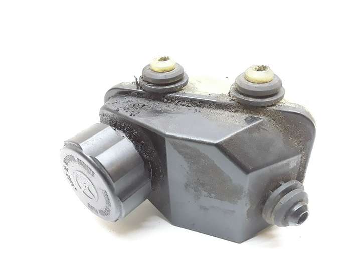 Volvo S40 (2004 - 2007)  4N513531DC Бачок жидкости усилителя руля