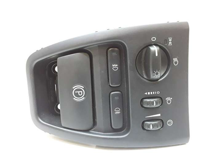Volvo XC90 (2002 - 2006)  8685452 Включатель фонарей
