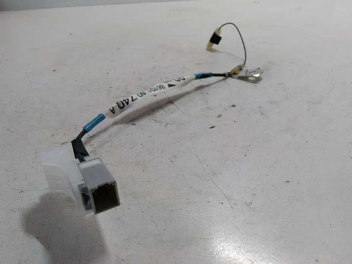 Toyota Land Cruiser (J150) (2009 - )  8610160740A Другой проводник