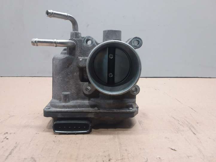 Toyota Yaris (2009 - 2012)  2203047010 Дроссельная заслонка