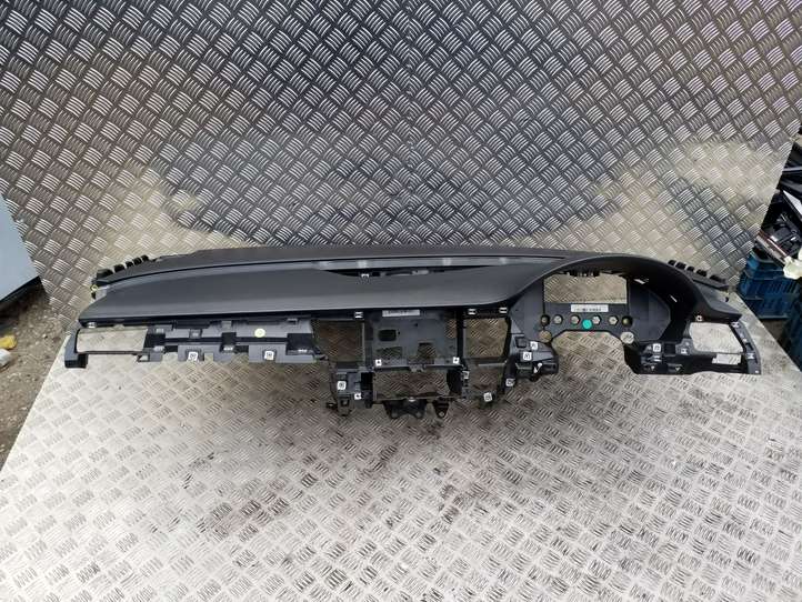 Audi A8 (2010 - 2014)  4H2857001B Панель