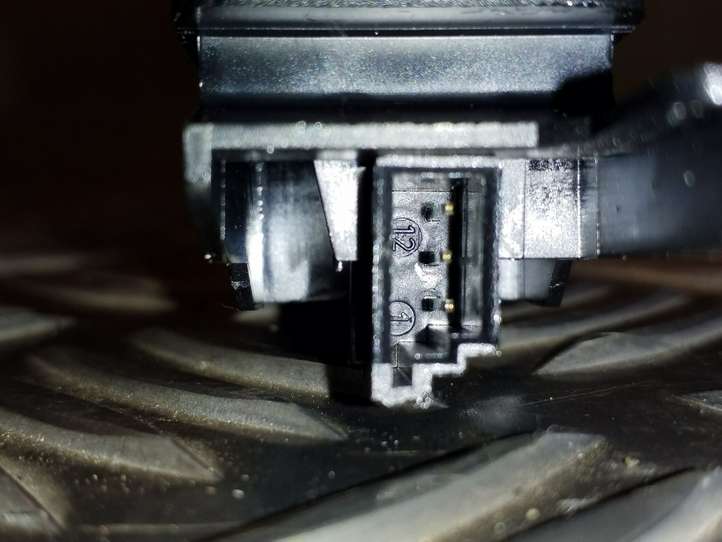 Volkswagen Touareg I (2002 - 2010)  1K0035724 Разъем AUX