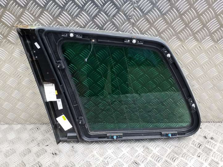 Volkswagen Touareg I (2002 - 2010)  7L6845298 Заднее боковое стекло кузова