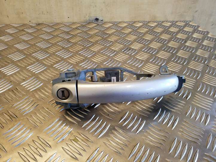 Volkswagen Touareg I (2002 - 2010)  7L0837886F Наружная ручка