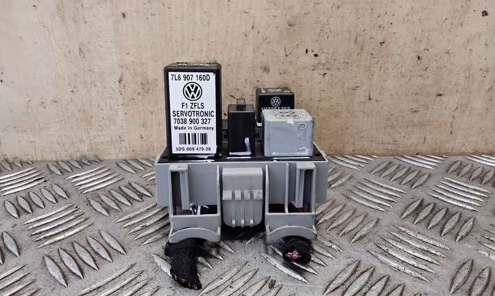 Volkswagen Touareg I (2002 - 2010)  7L0937503A Блок монтирования реле