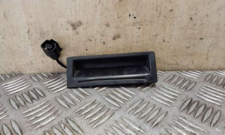 Volkswagen Touareg I (2002 - 2010)  1J0827566L Ручка задней крышки