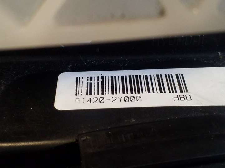 Hyundai ix35 (2009 - 2013)  814202Y000 Замок задней двери