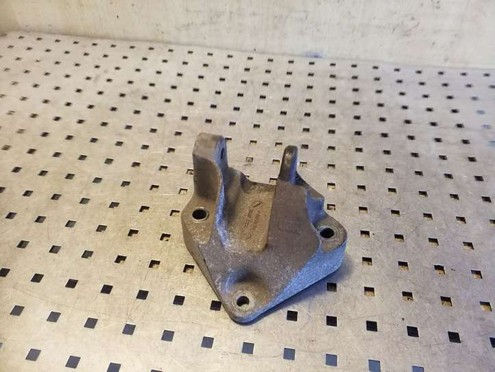 Nissan X-Trail T31 (2007 - 2014)  11332JD700 Кронштейн